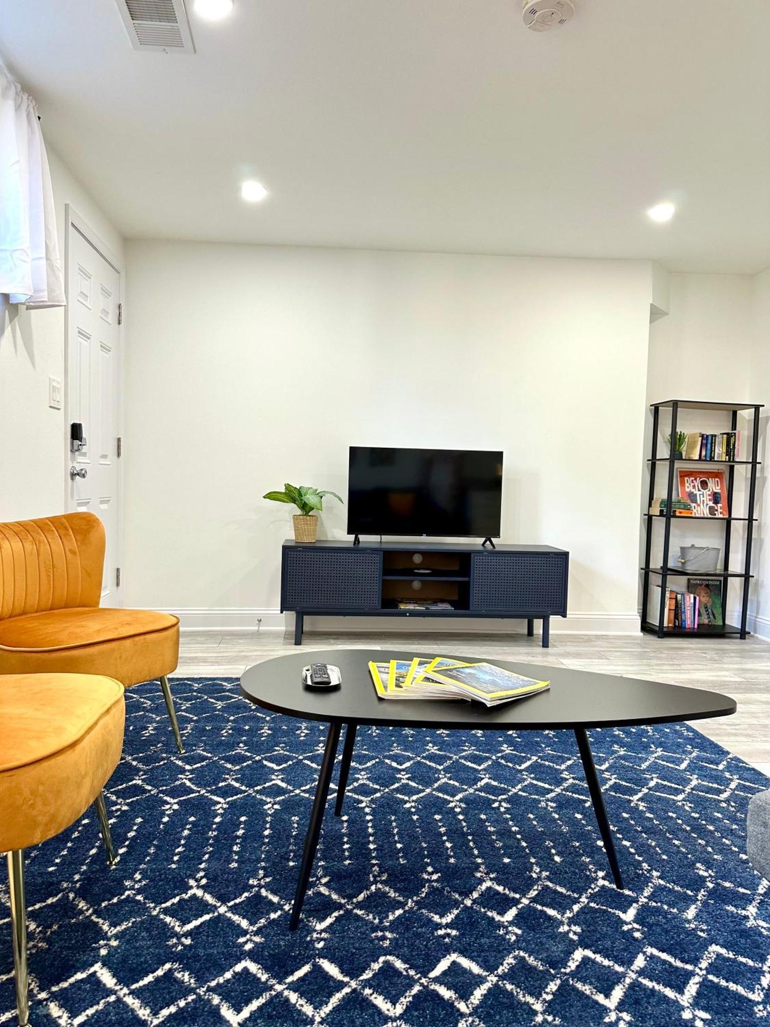 Stylish 1 Bed - 5 Min Walk To Metro, Free Parking! Apartment Washington Exterior photo